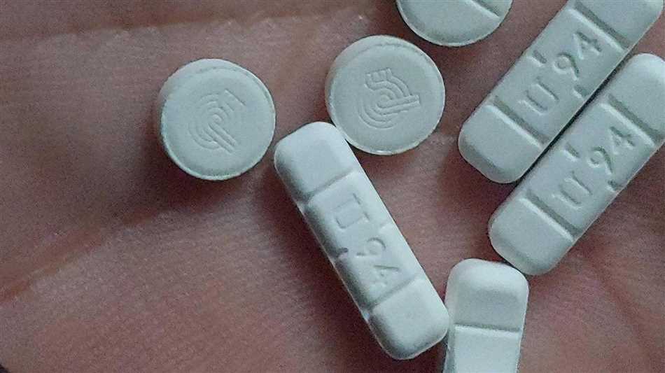 Can you mix xanax and amitriptyline